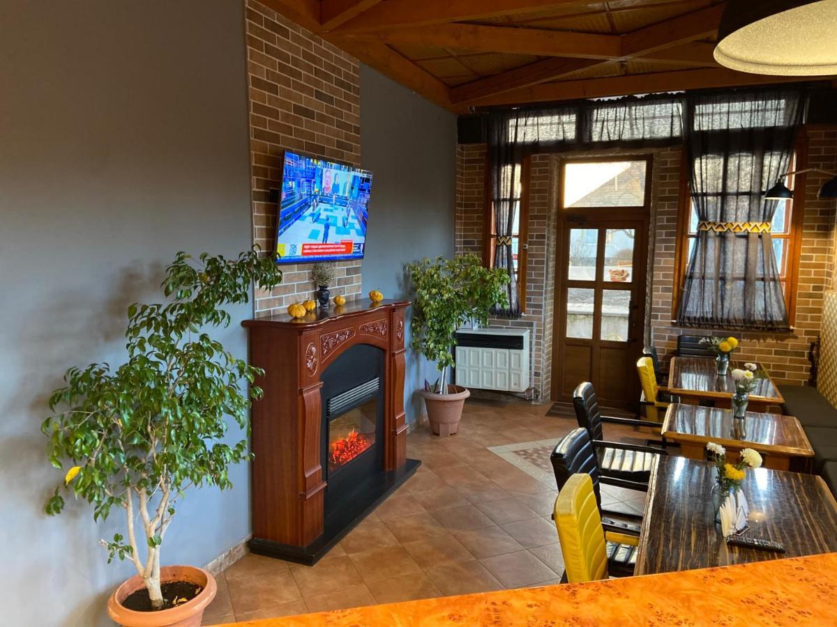 Fkoka Bed & Breakfast Berehove  Bagian luar foto