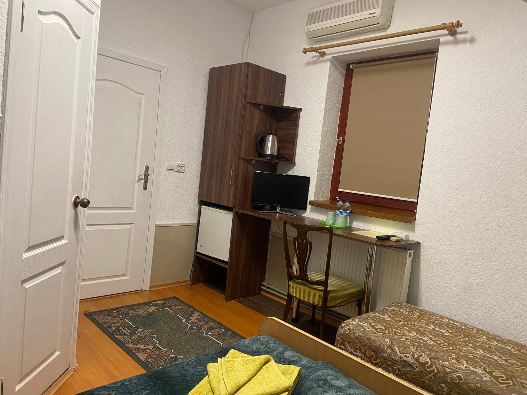 Fkoka Bed & Breakfast Berehove  Bagian luar foto